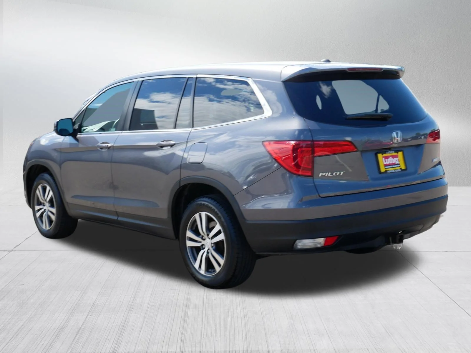 Certified Used 2018 Modern Steel Metallic Honda EX-L image 5