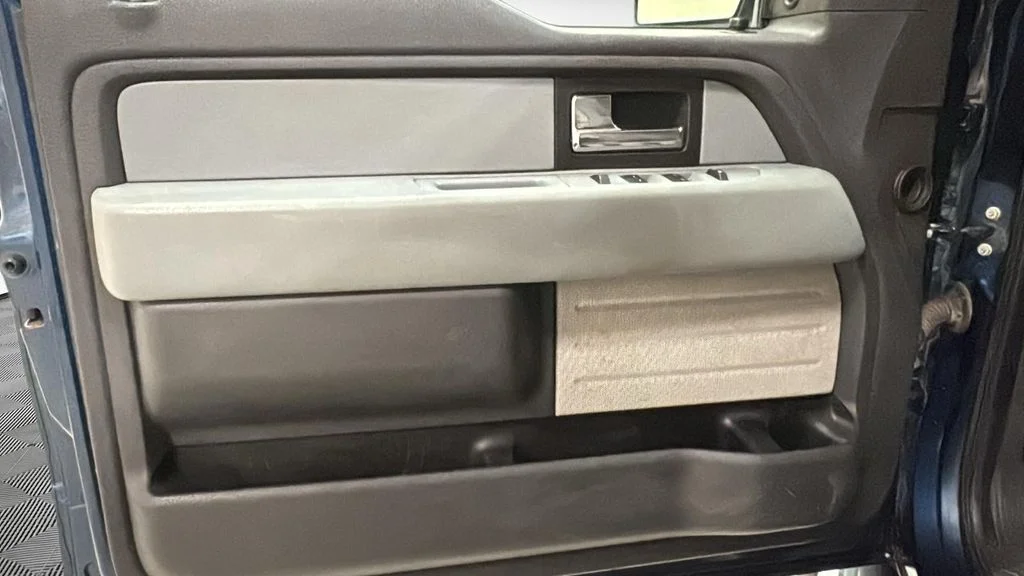 Used 2013 Blue Ford XLT image 18