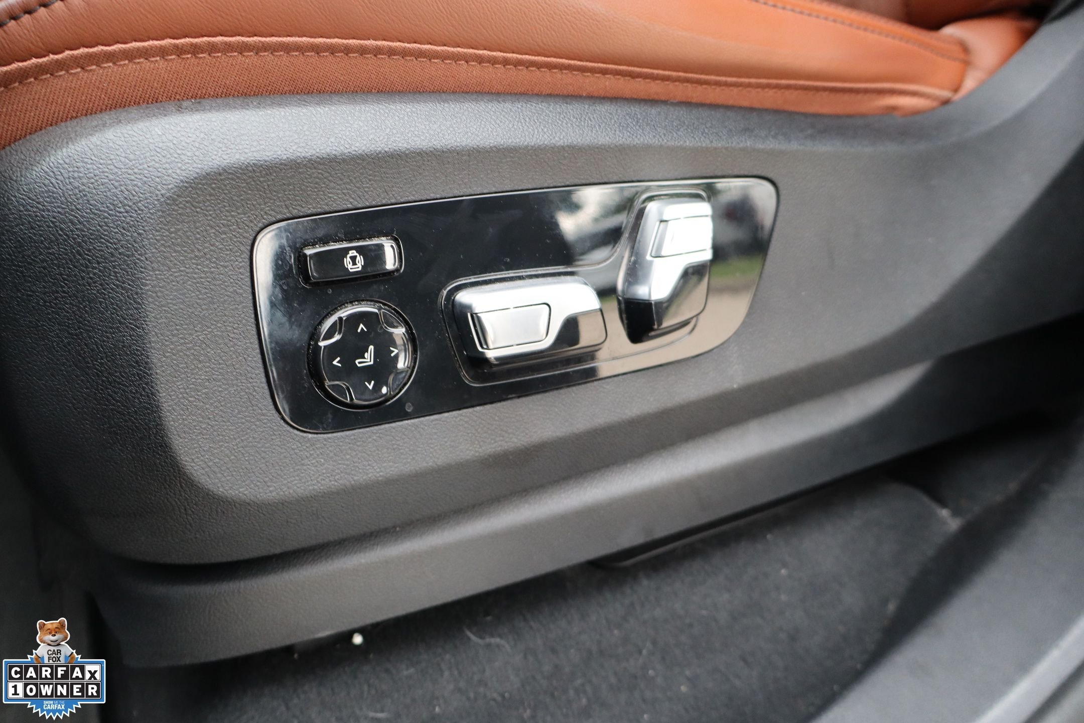 Used 2024  BMW xDrive40i image 14