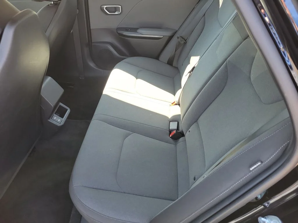 2025 Kia K4 LXS - Photo 14