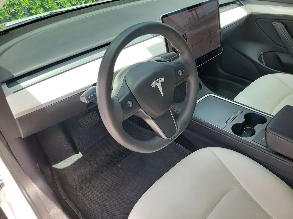 Used 2021 White Tesla Standard Range Plus image 12