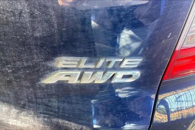 Used 2019 Blue Honda Elite image 6