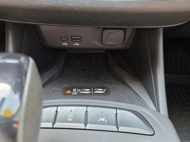 Used 2024 Summit White Buick Preferred image 17