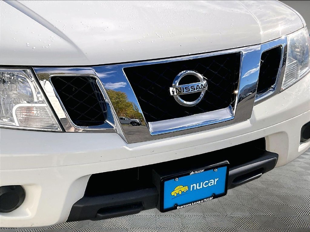 Used 2019 Glacier White Nissan SV image 30