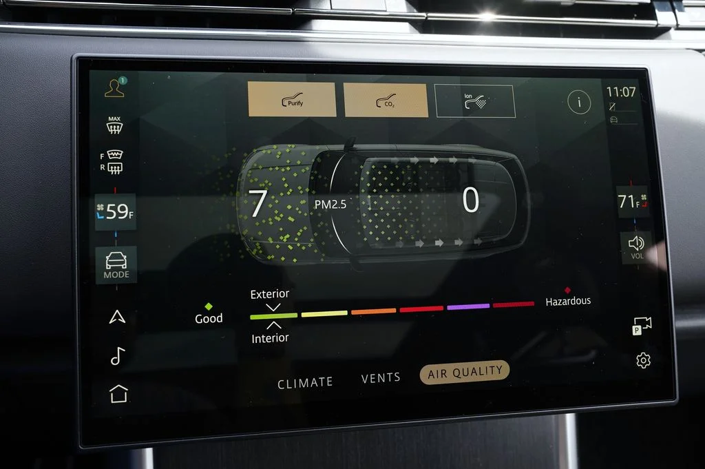 New 2026 Santorini Black Land Rover SE image 24