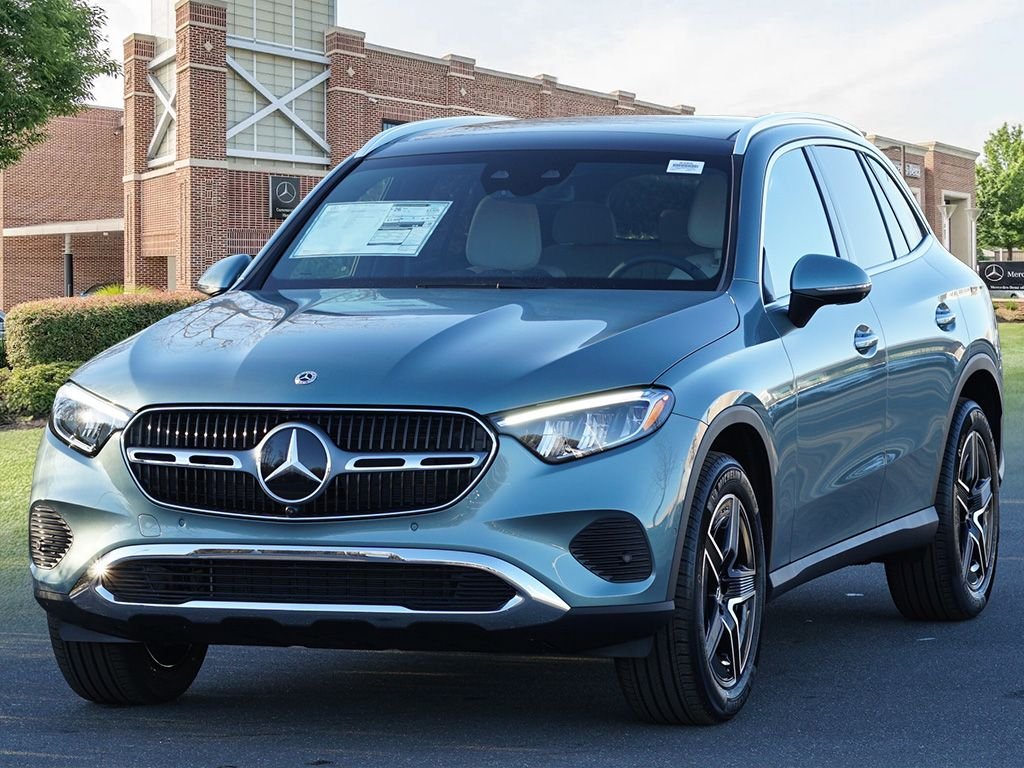 Used 2026 Verde Silver Metallic Mercedes-Benz GLC 300 image 4