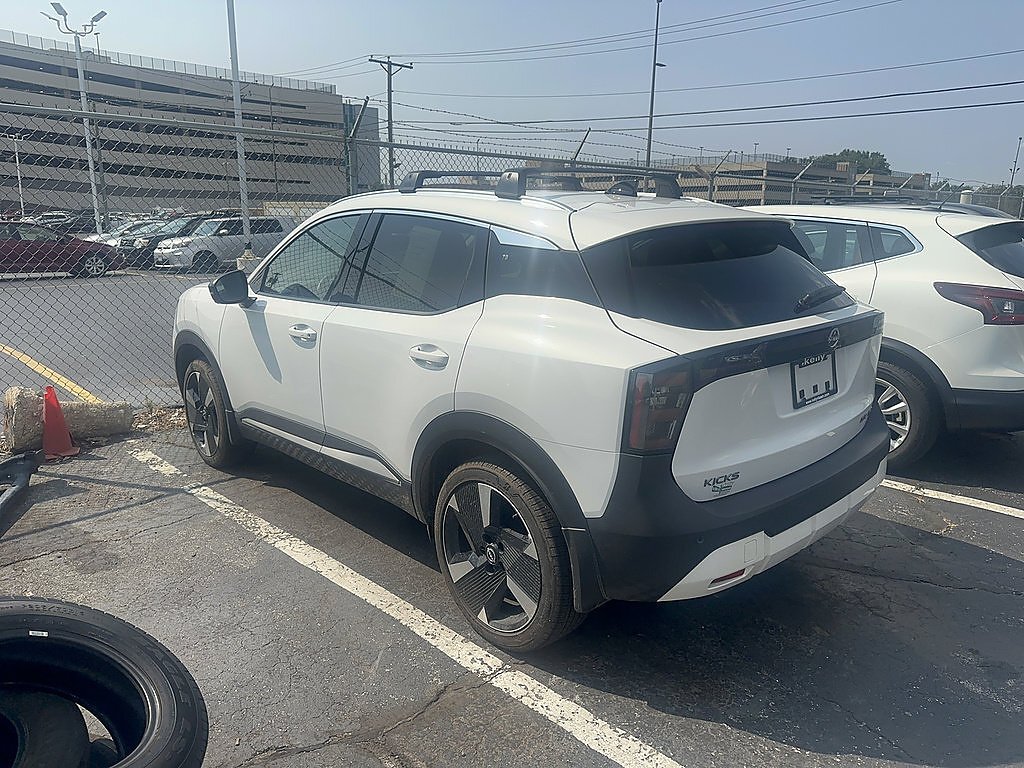 Used 2026 Aspen White TriCoat Nissan SR image 15