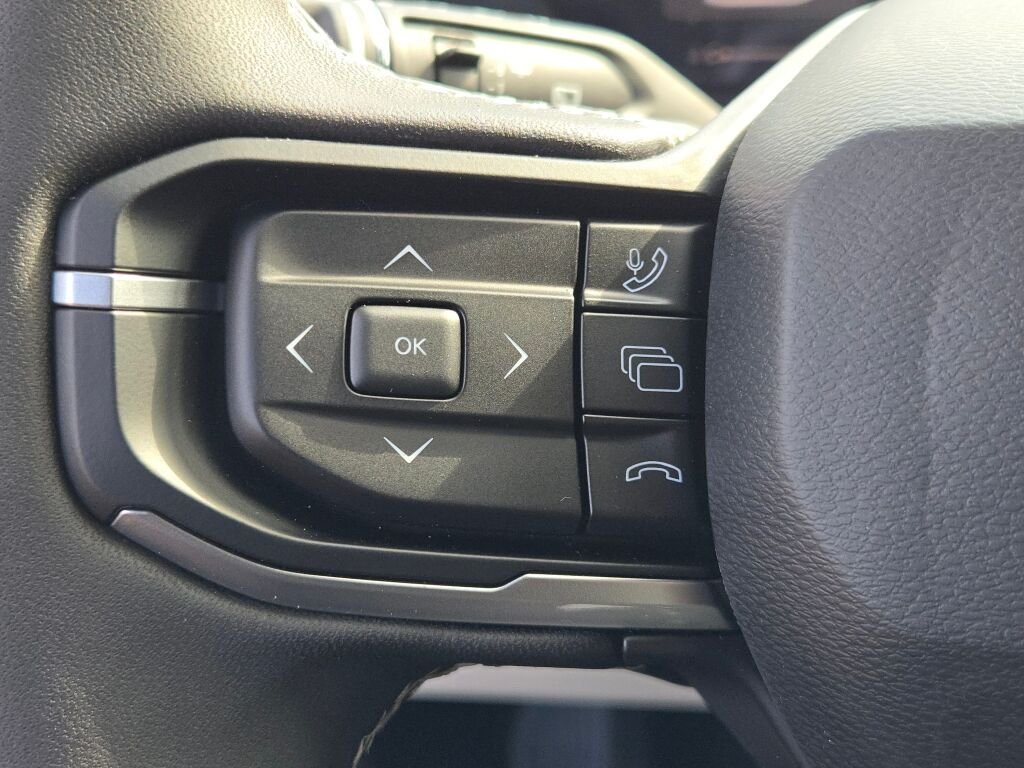 New 2026 Bright White Clear-Coat Exterior Paint Jeep Laredo image 27