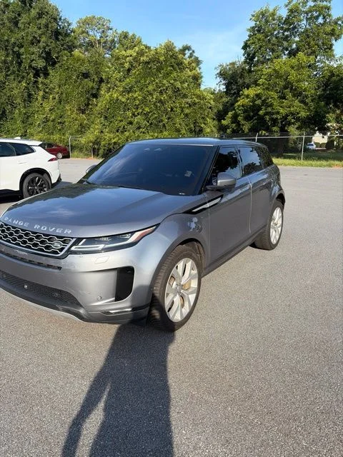 Used 2021  Land Rover SE image 1