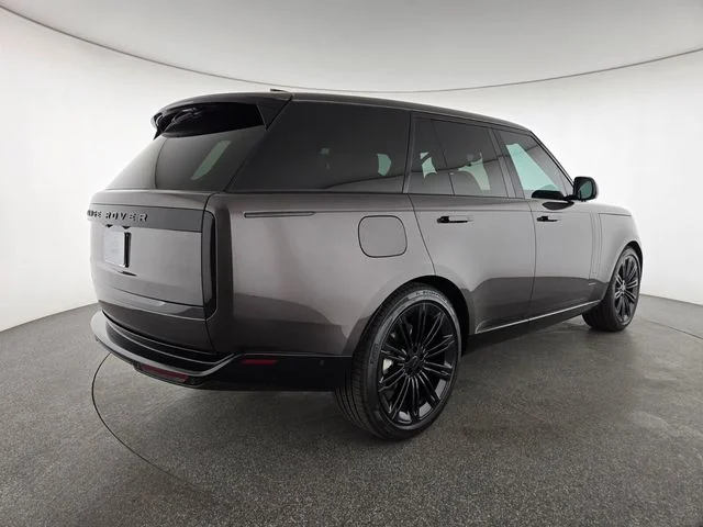 New 2026 Charente Grey Land Rover SE image 2