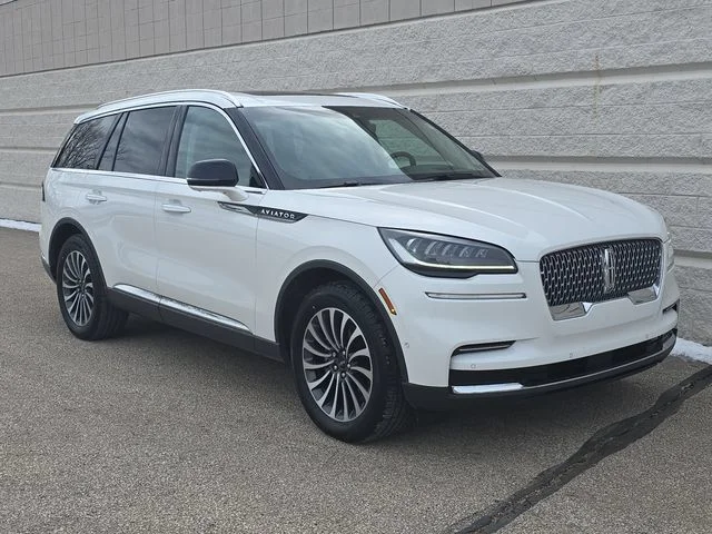Used 2023 White Lincoln Reserve image 14