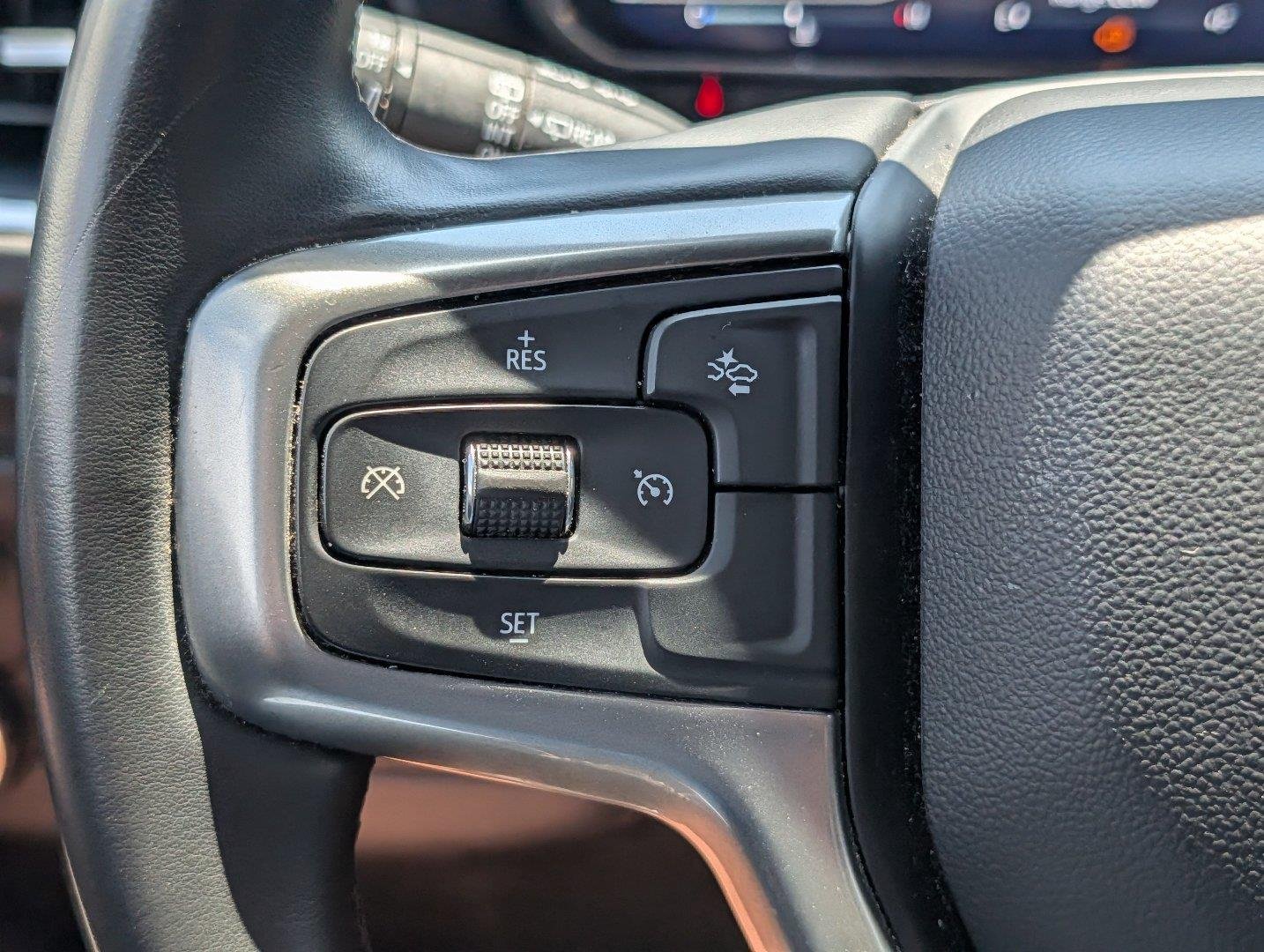 Used 2023 SILVER SAGE METALLIC Chevrolet LT image 23