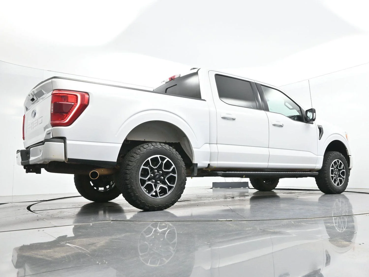 Used 2022 Oxford White Ford XL image 49