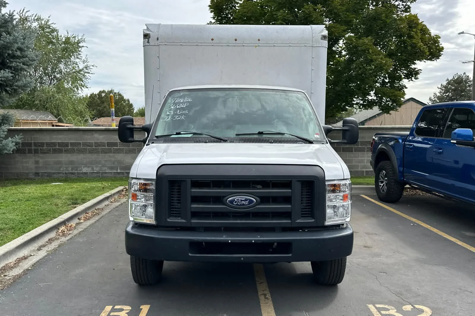Used 2022 Oxford White Ford  image 2