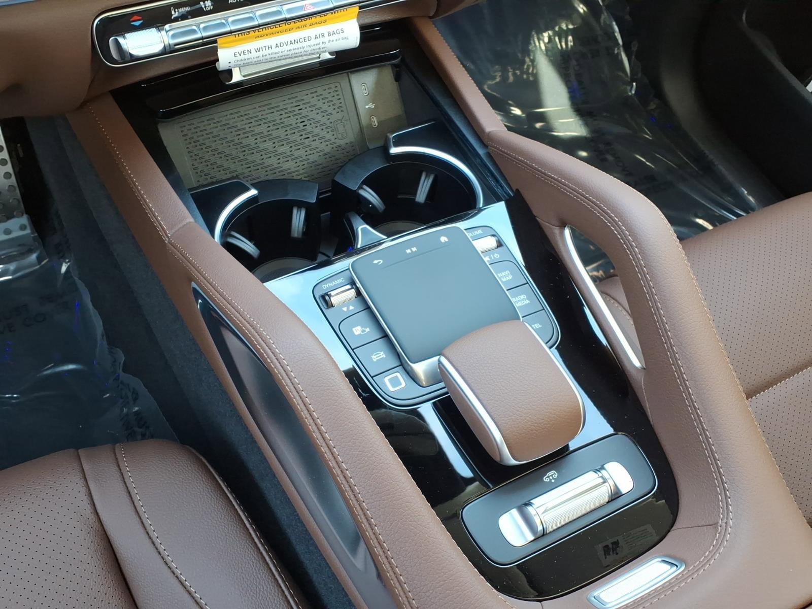 New 2026 Obsidian Black Metallic Mercedes-Benz 450 image 7