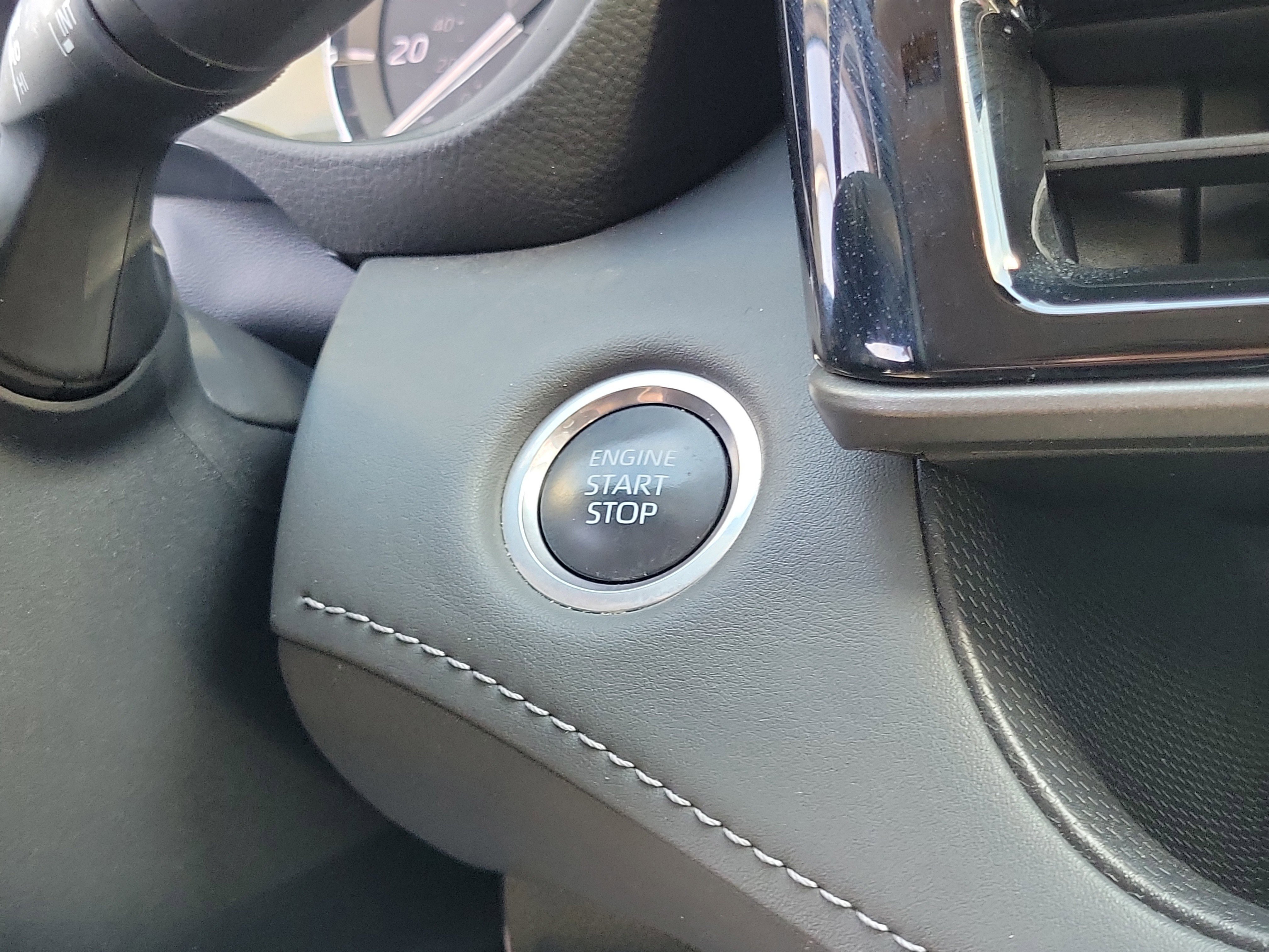 2024 Toyota Highlander LE - Photo 28