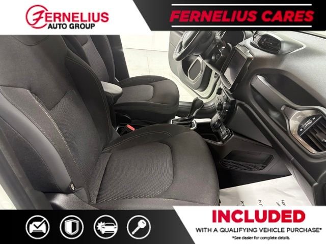 Used 2023 White Jeep Latitude image 26