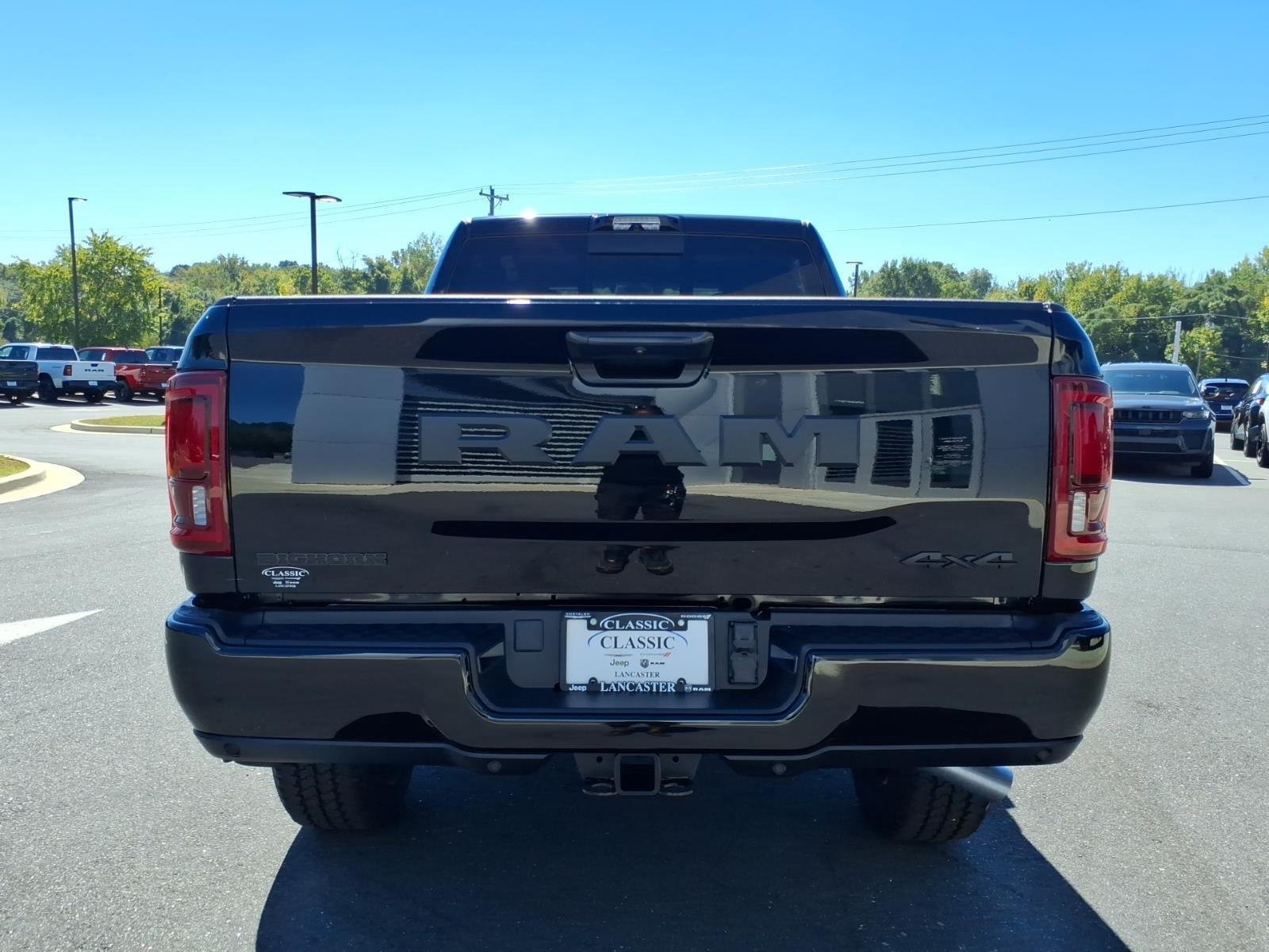 New 2027 Diamond Black Crystal Pearl-Coat Exterior Paint RAM Big Horn image 17
