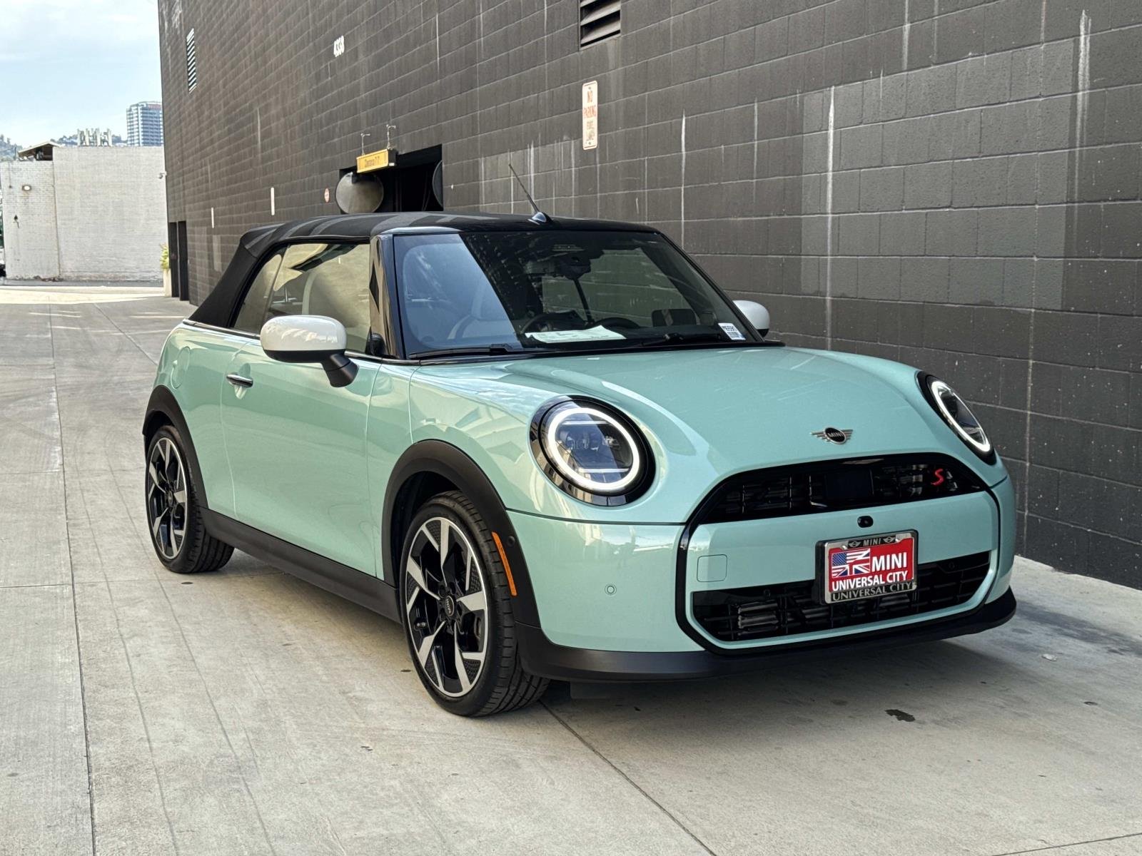2025 MINI Convertible S - Photo 22