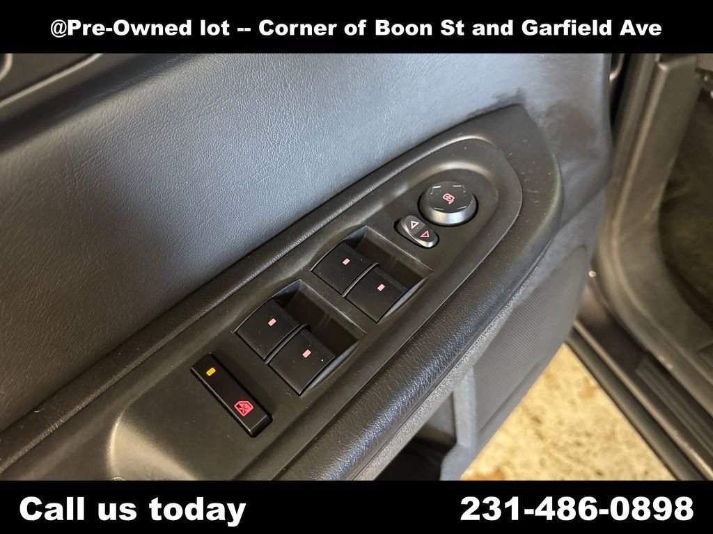 Used 2015 IRIDIUM METALLIC GMC SLE image 16