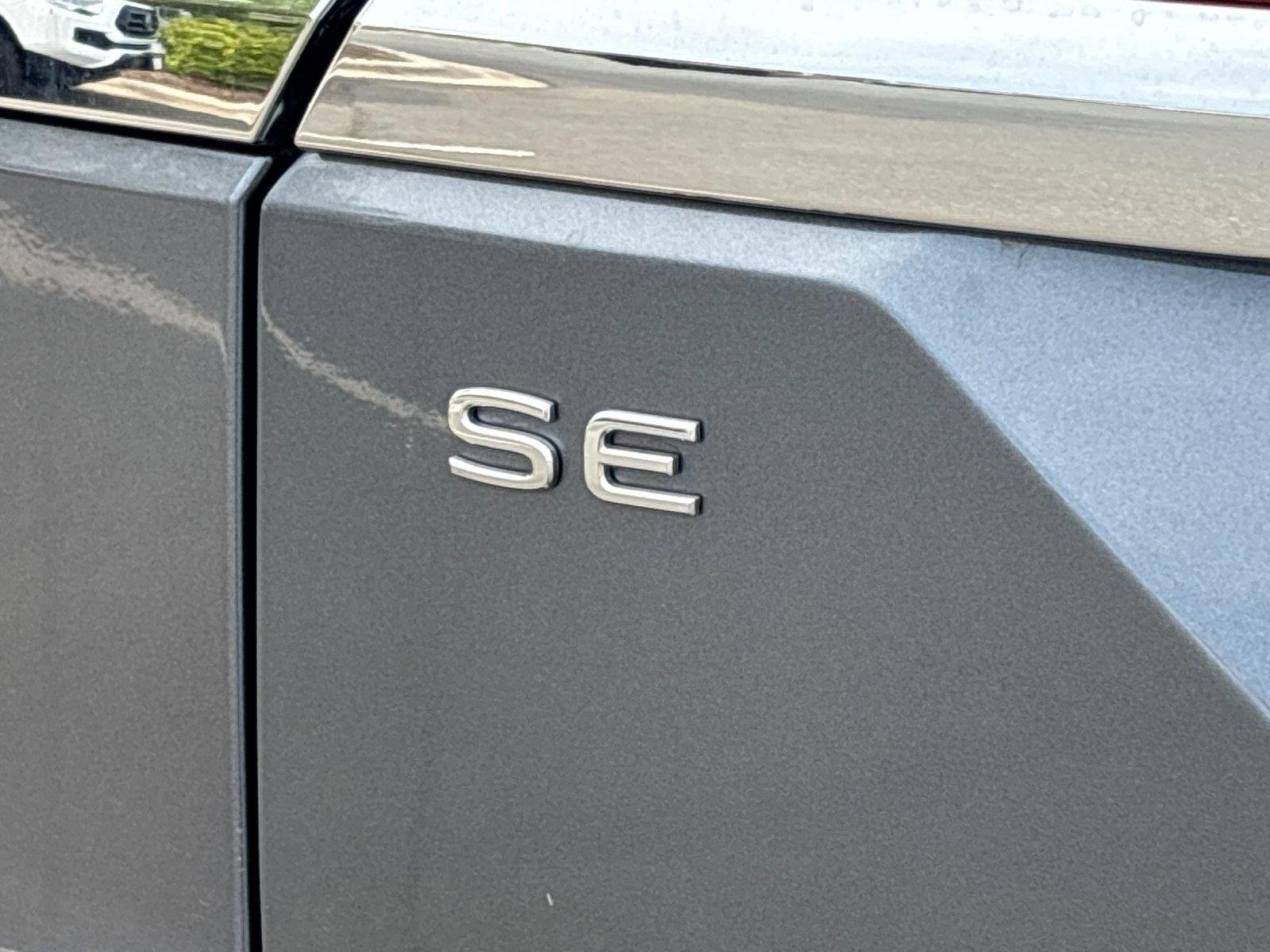 2025 Volkswagen Atlas SE w/Tech - Photo 11