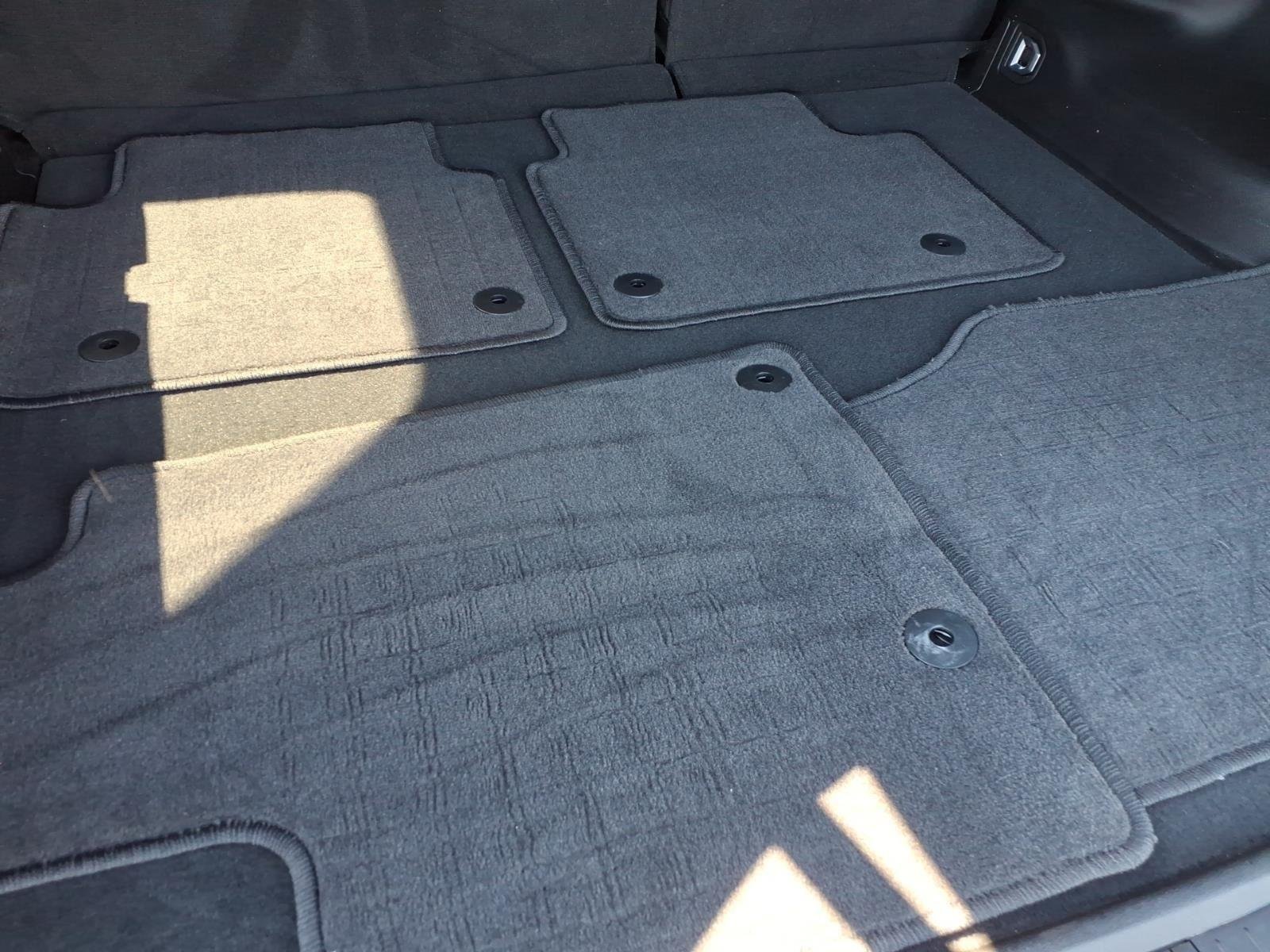 Used 2024 Baltic Gray Metallic Clearcoat Jeep Laredo image 30