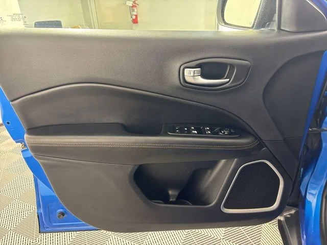 Used 2018 Laser Blue Jeep Limited image 3