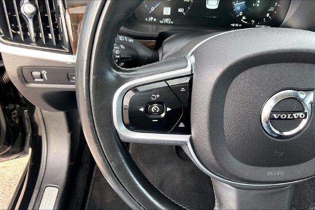 Used 2018 Black Stone Volvo T5 Momentum image 16