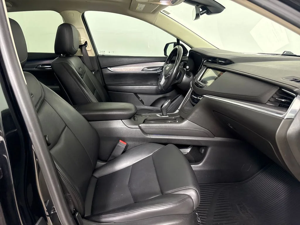 Used 2019 Black Cadillac Premium Luxury image 9