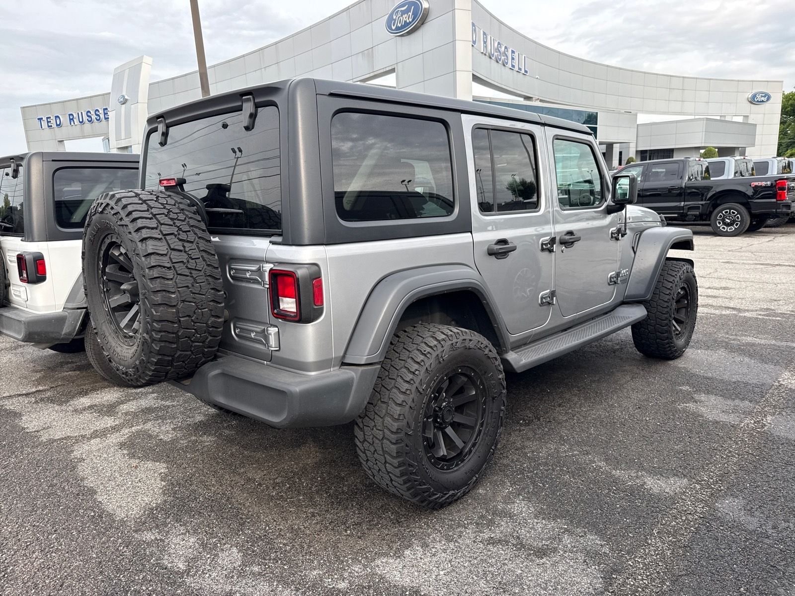 Used 2020 Billet Silver Metallic Jeep Unlimited Sport S image 5
