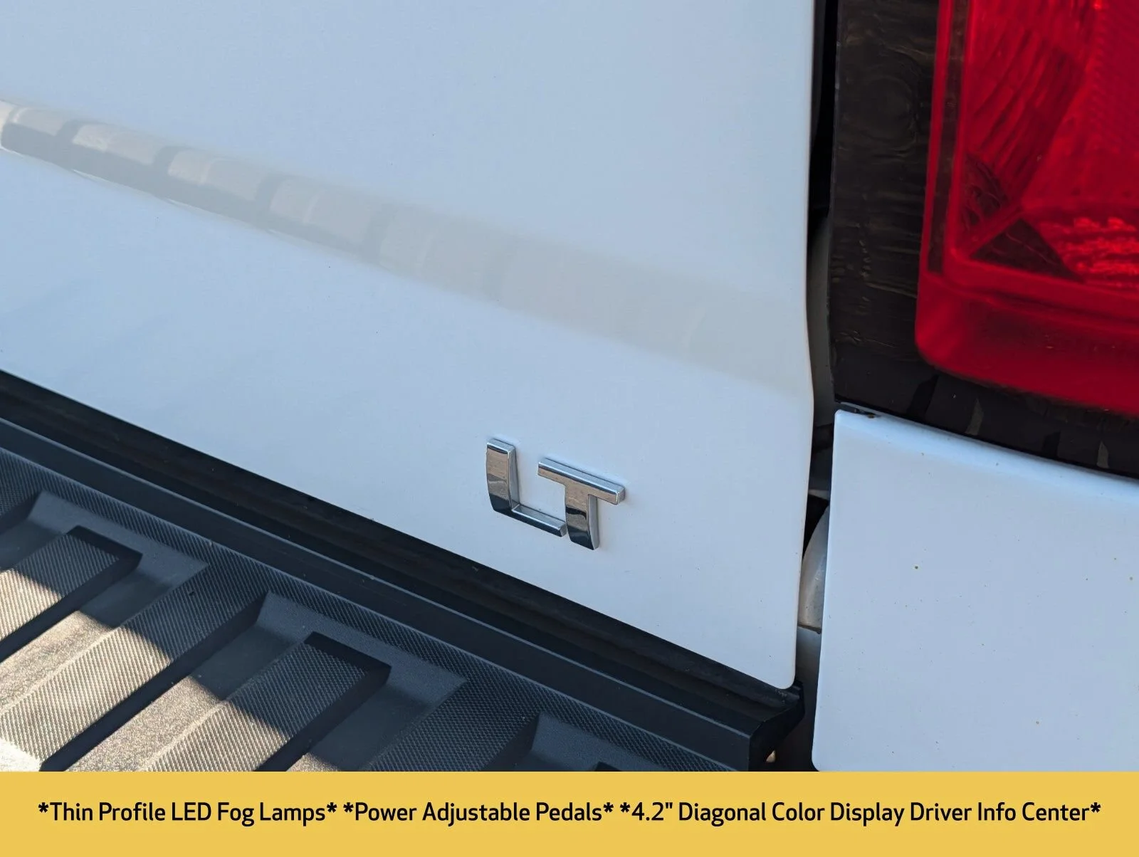 Used 2017 SUMMIT WHITE Chevrolet LT image 12