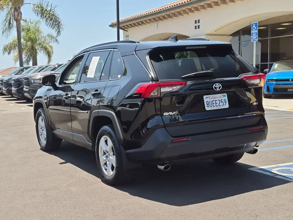 Used 2021 Black Toyota XLE image 7