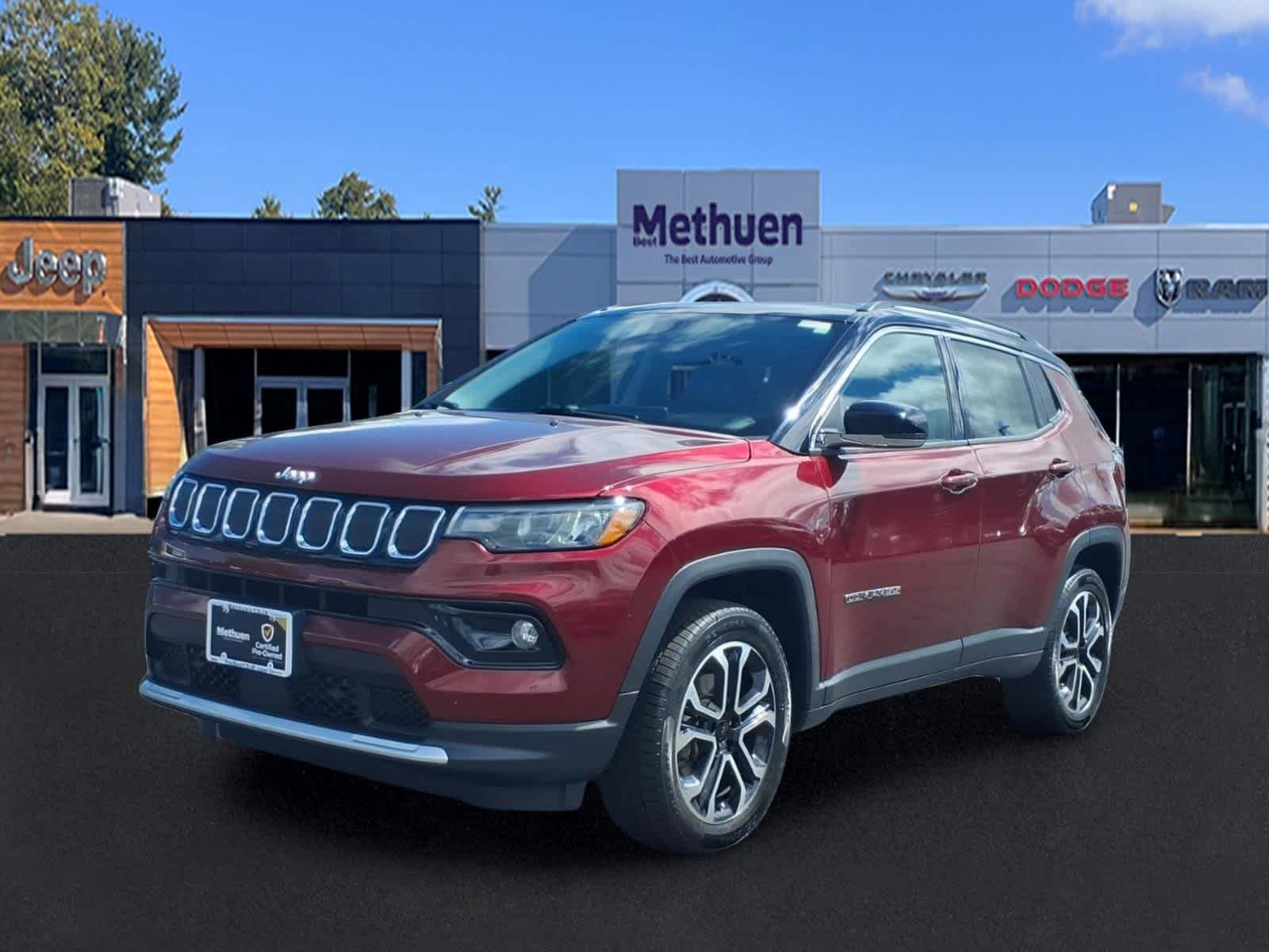 Used 2022 Velvet Red Pearlcoat Jeep Limited image 9
