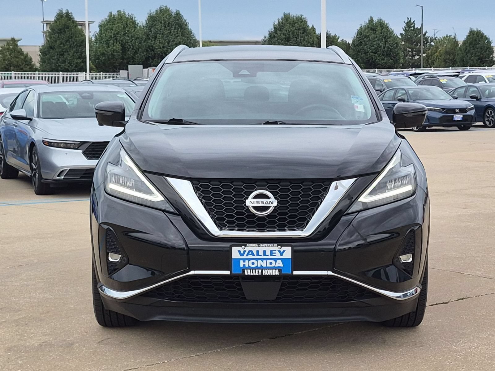 Used 2020 Super Black Metallic Nissan SL AWD image 3