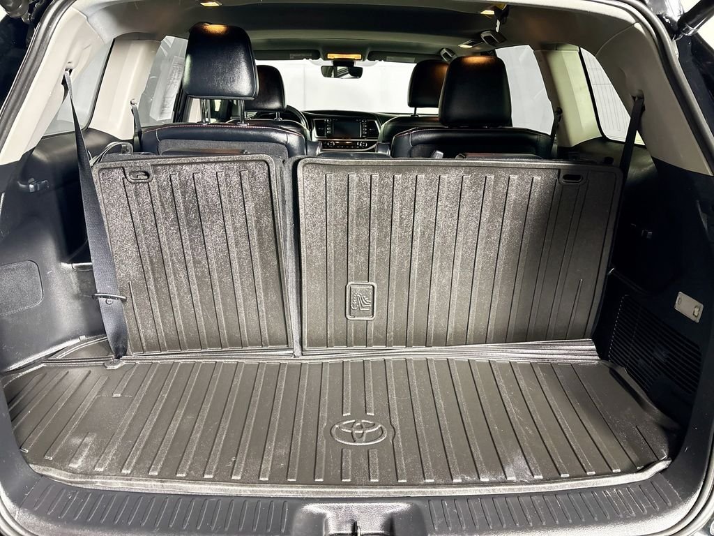 Used 2019 Black Toyota SE image 22