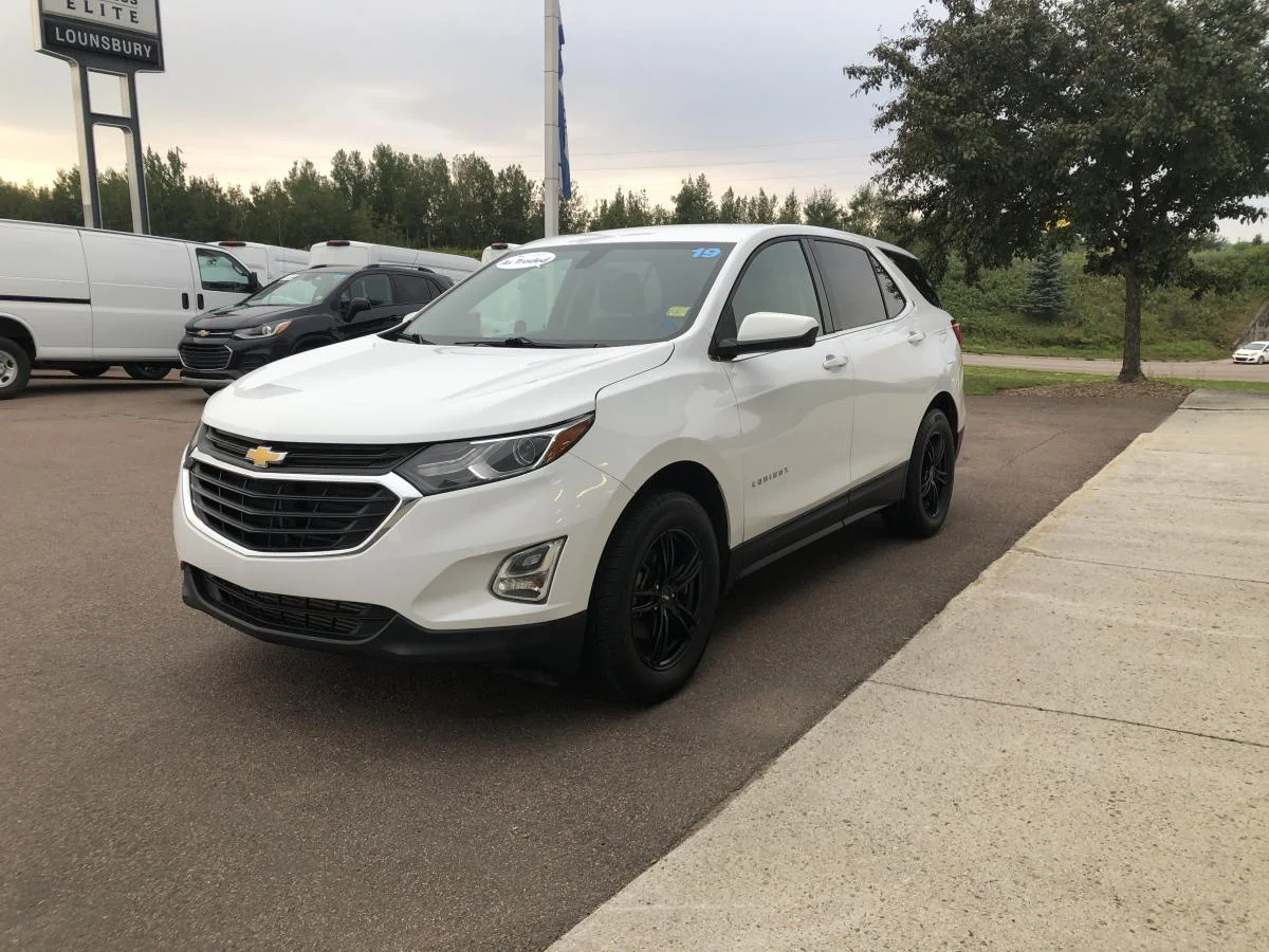 Used 2019 White Chevrolet AWD 4dr LT w/1LT image 5