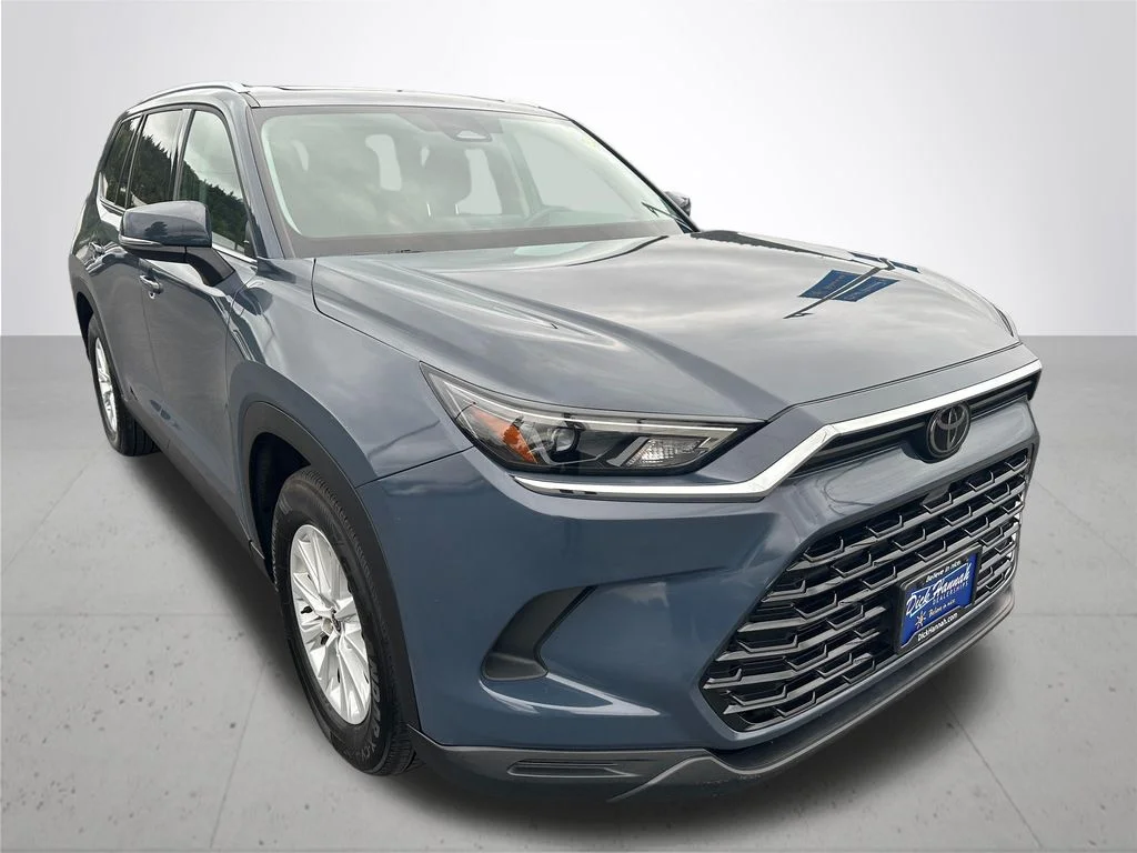 Certified Used 2025 White Toyota XLE image 6