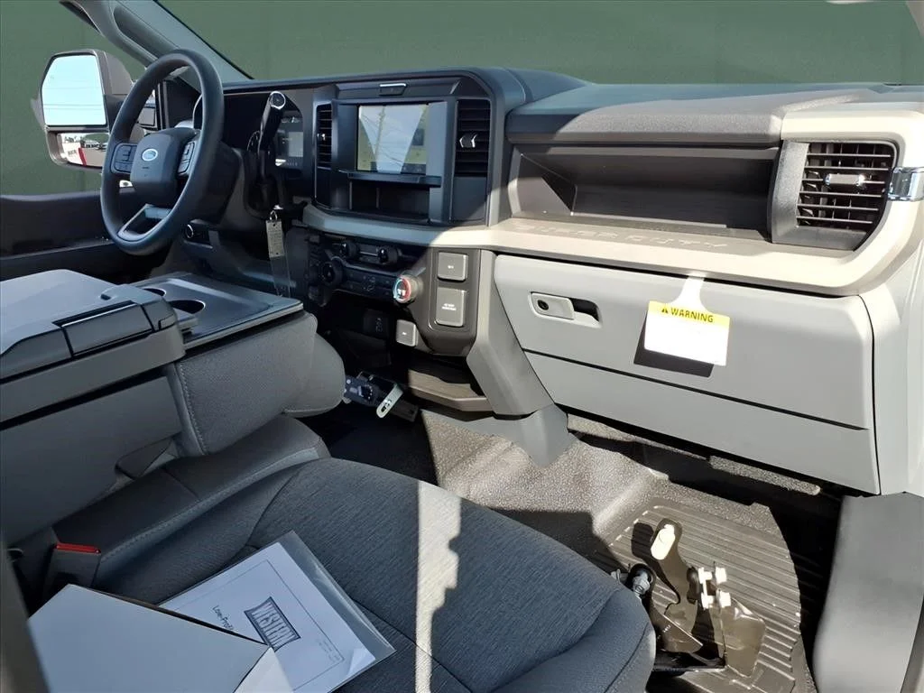 New 2026 Oxford White Ford XL PLOW TRUCK image 33
