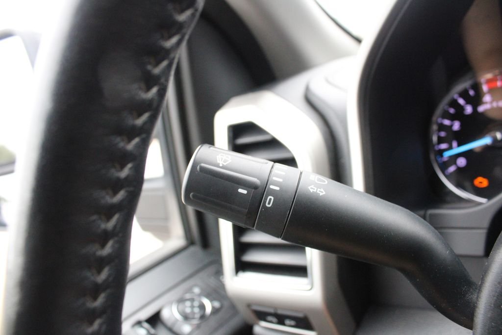 Used 2021 Black Metallic Ford Lariat image 12