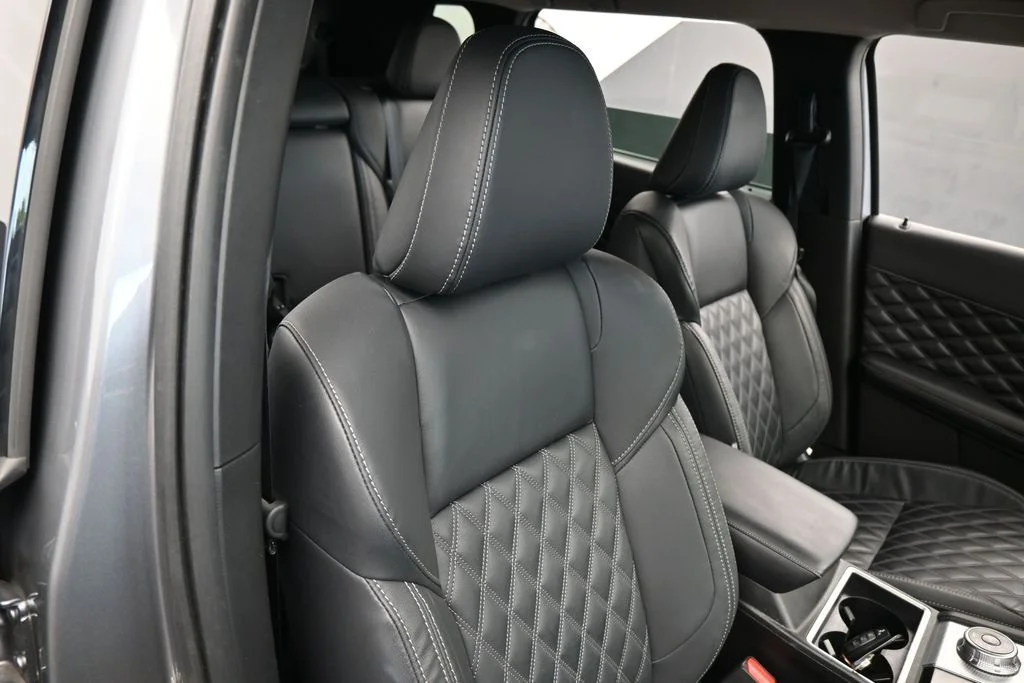 Used 2022 Silver Mitsubishi SEL image 42