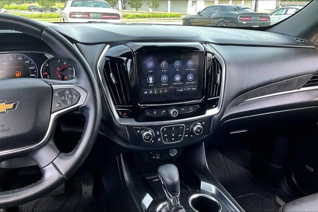 Used 2023 Beige Chevrolet High Country image 9