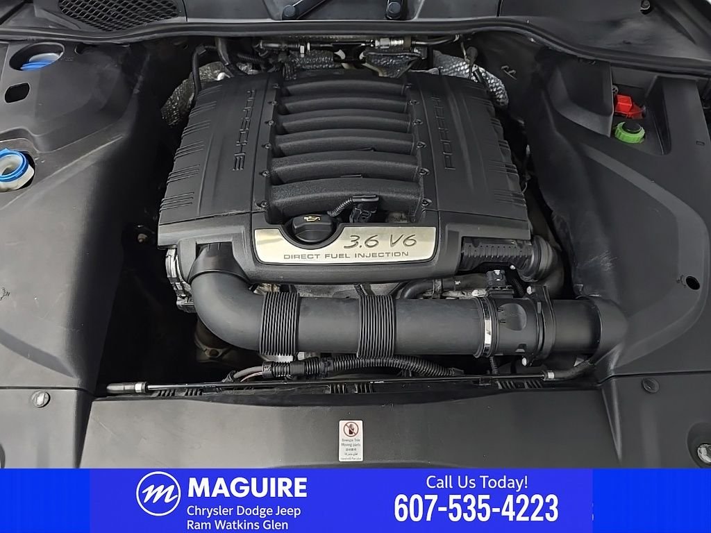 Used 2017 Moonlight Blue Metallic Porsche Base image 16