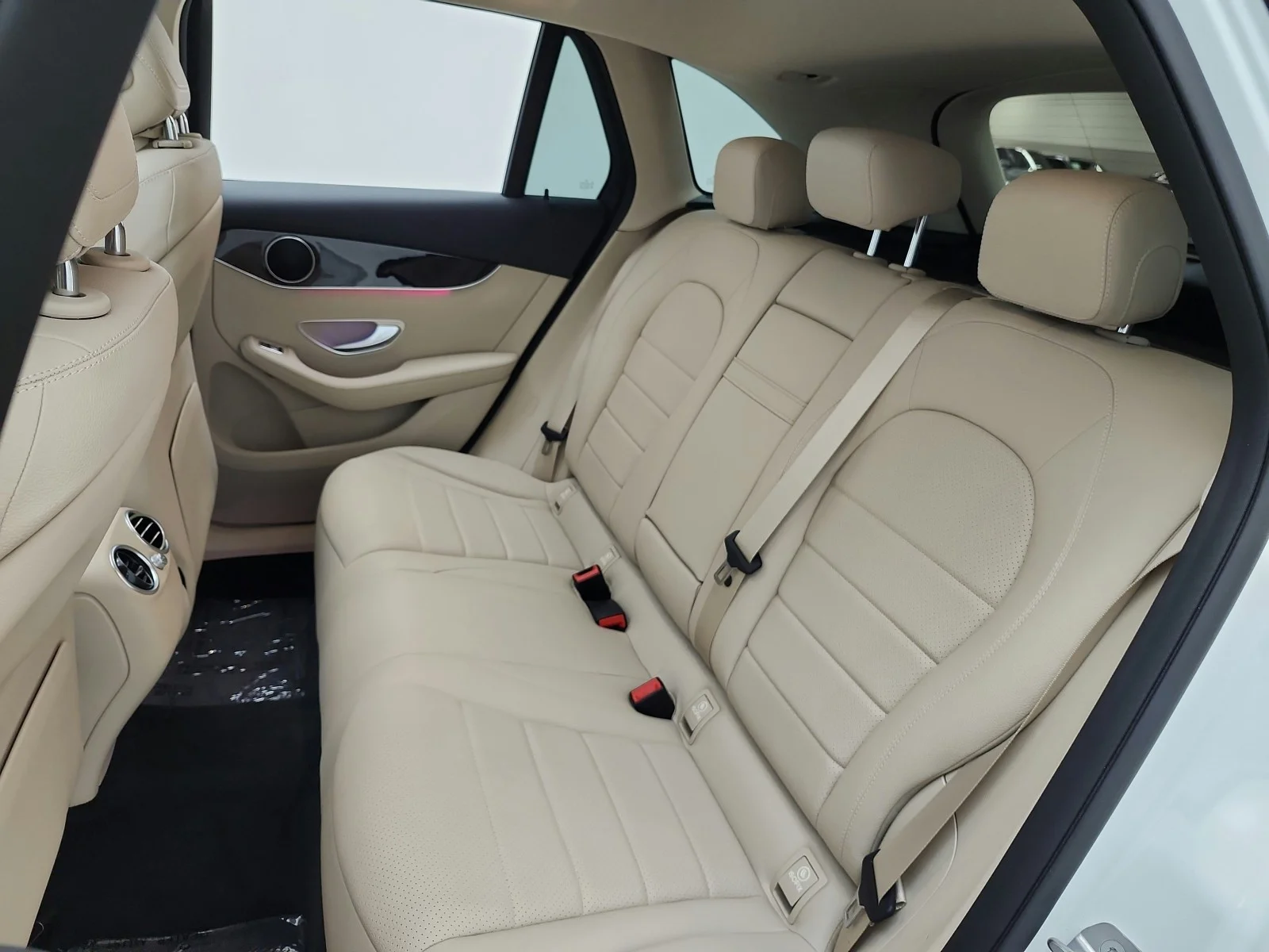 Used 2020 Polar White Mercedes-Benz GLC 300 image 16