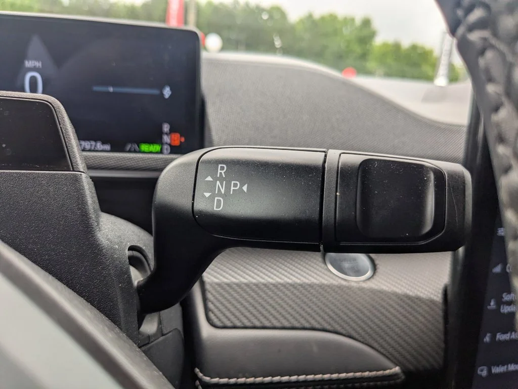Used 2025  Ford Select image 19