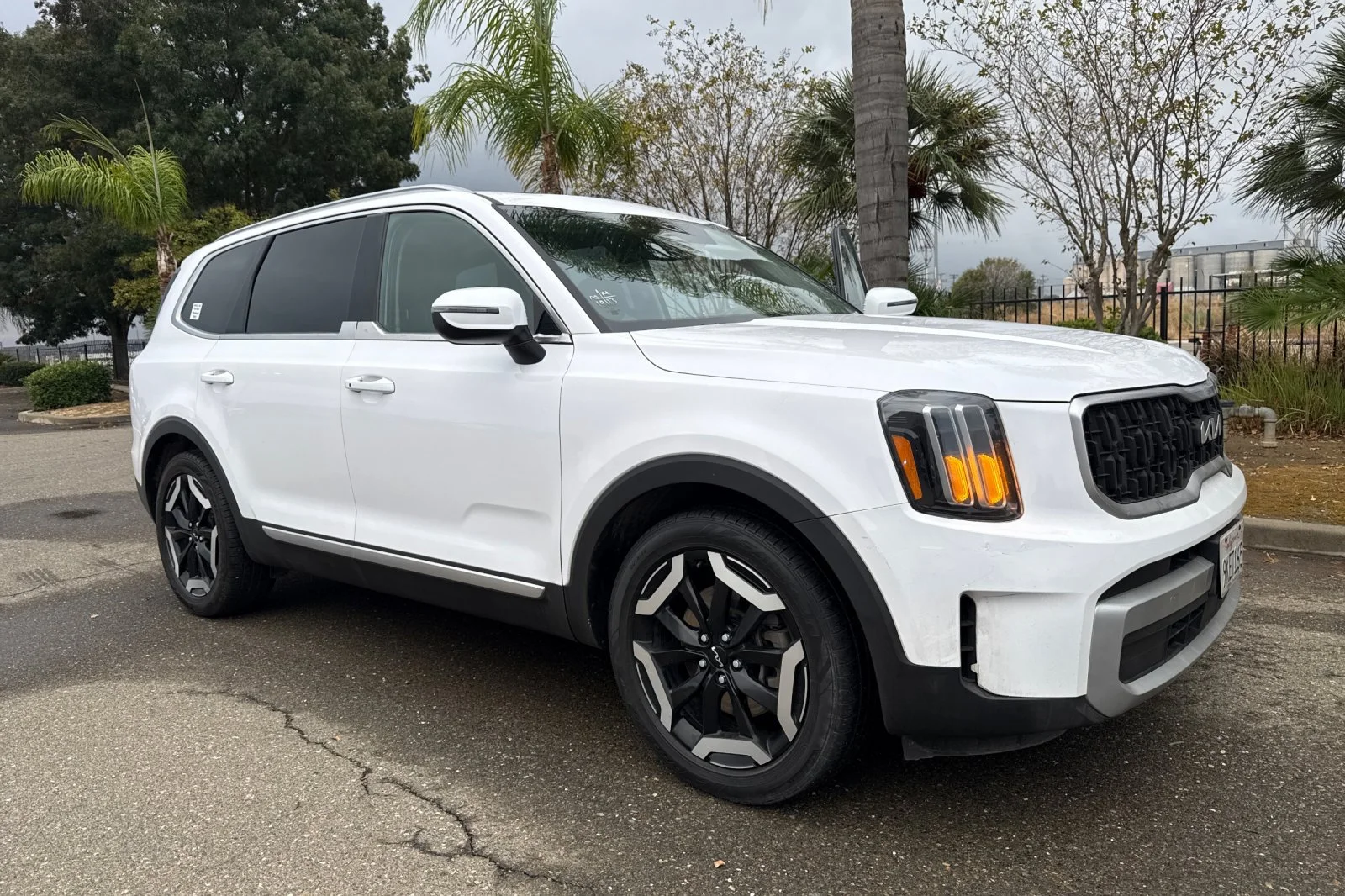 Used 2024 White Kia EX image 2