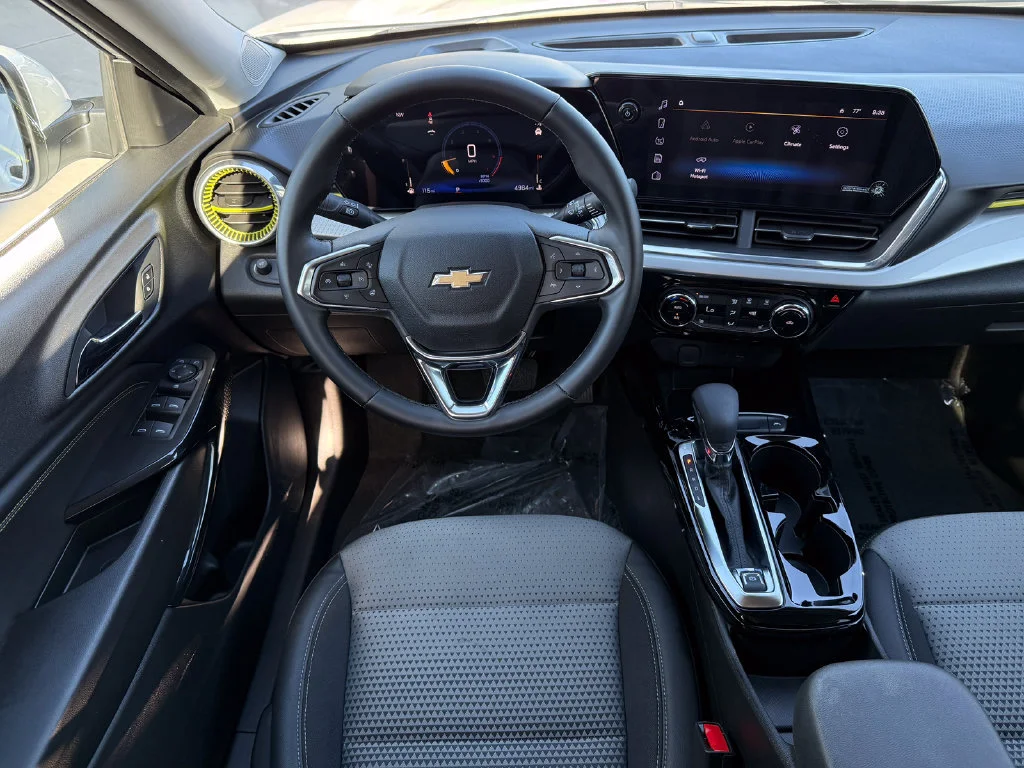Used 2026 Summit White Chevrolet LT image 21