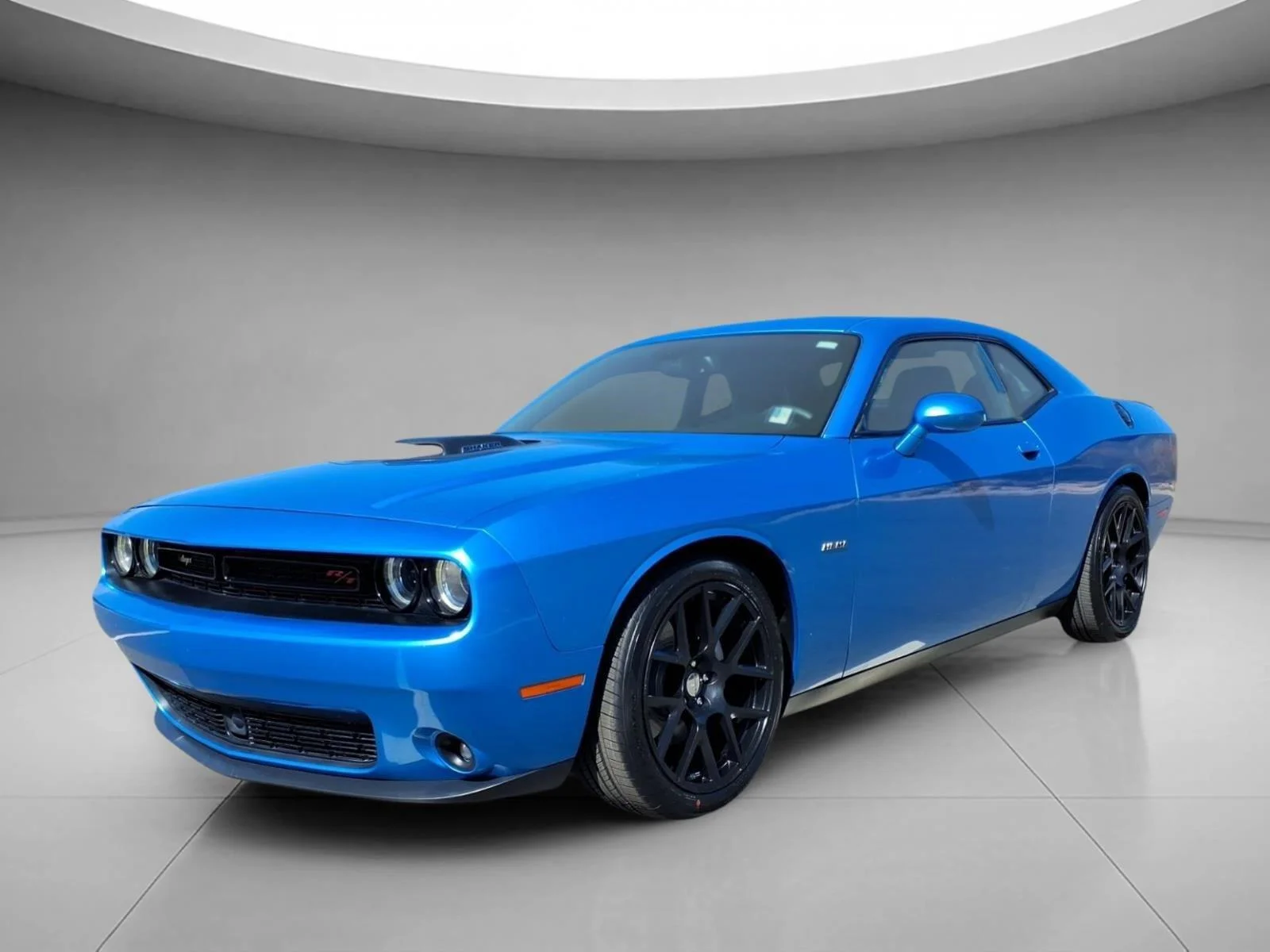 Used 2015 B5 Blue Pearl Coat Dodge R/T Plus Shaker image 1