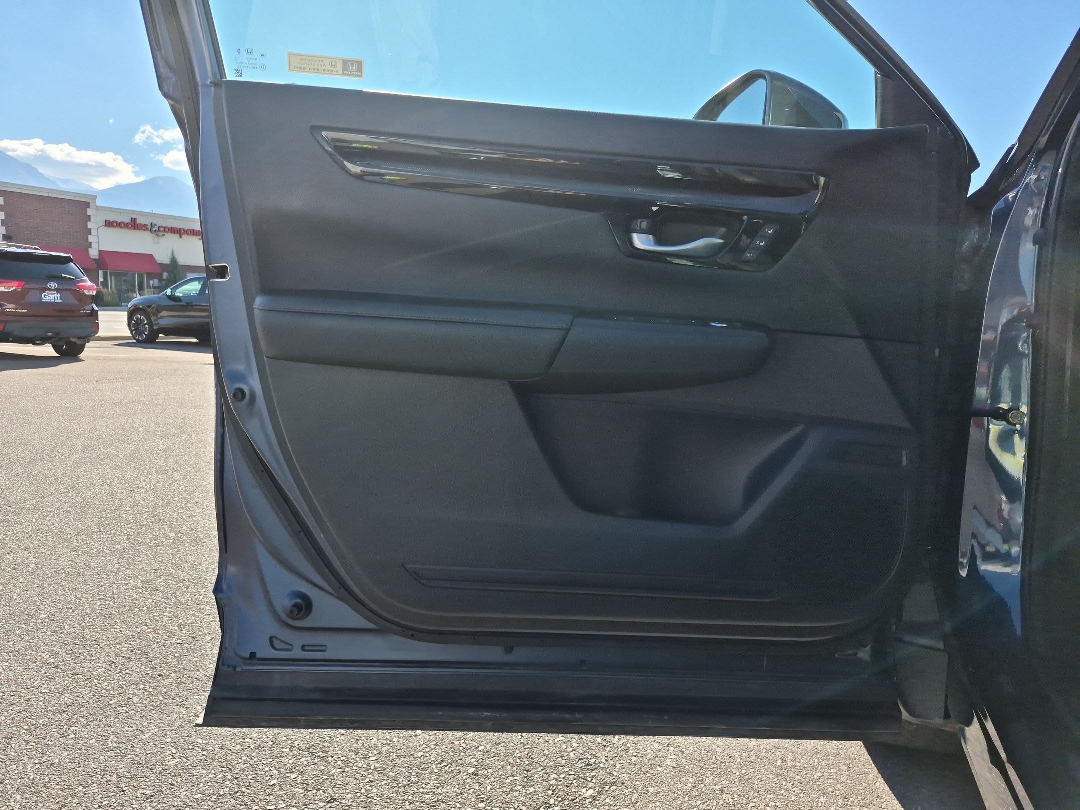 Used 2023 Blue Honda EX-L image 13