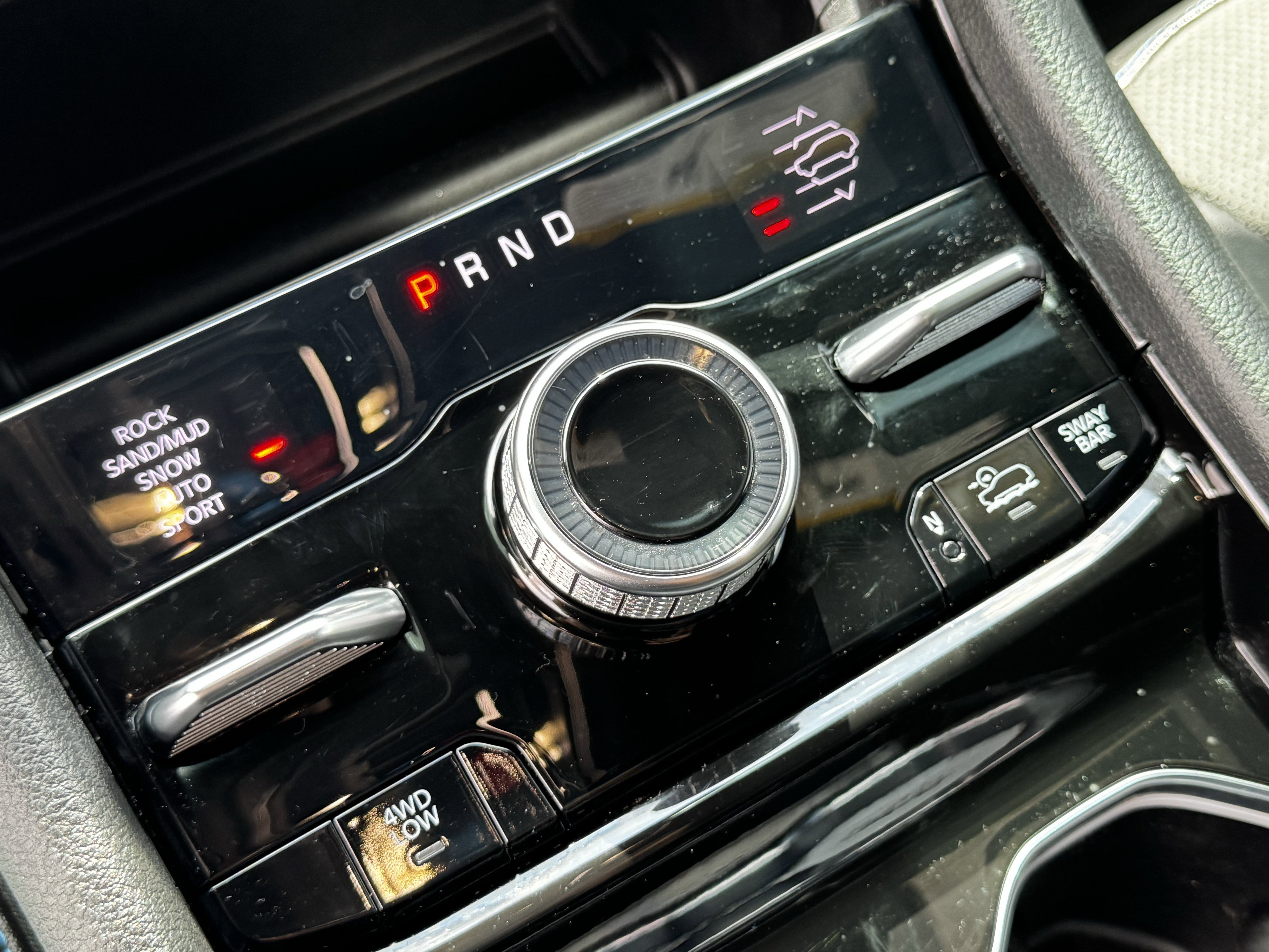 Used 2022 Diamond Black Crystal Pearlcoat Jeep Trailhawk image 21