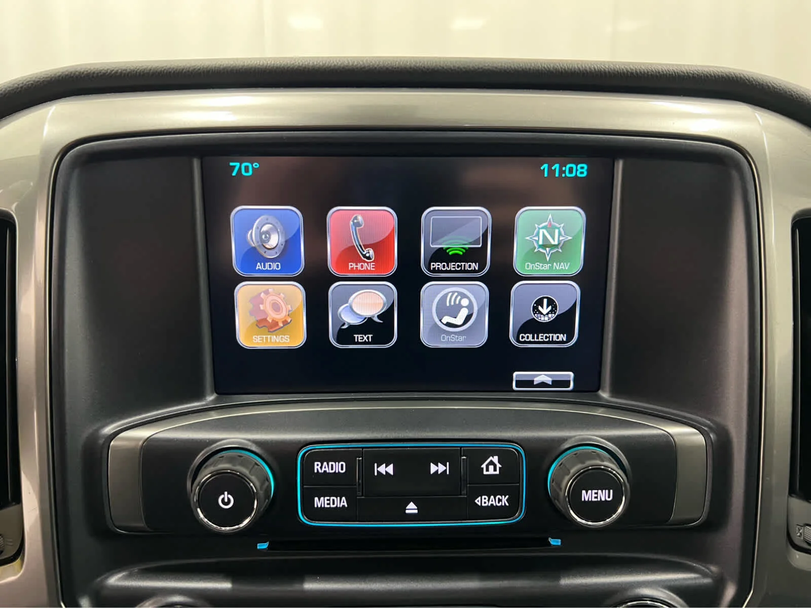 Used 2018 Silver Ice Metallic Chevrolet LT image 19